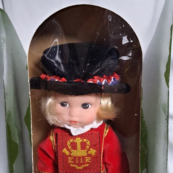 Harrods Knightsbridge British Amanda Jane Doll Toy Kingdom - Picture 4 of 10